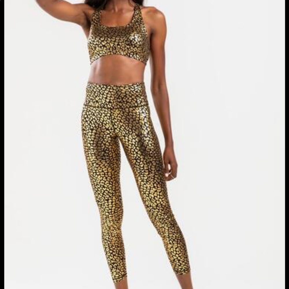 Francesca’s Zoe metallic set